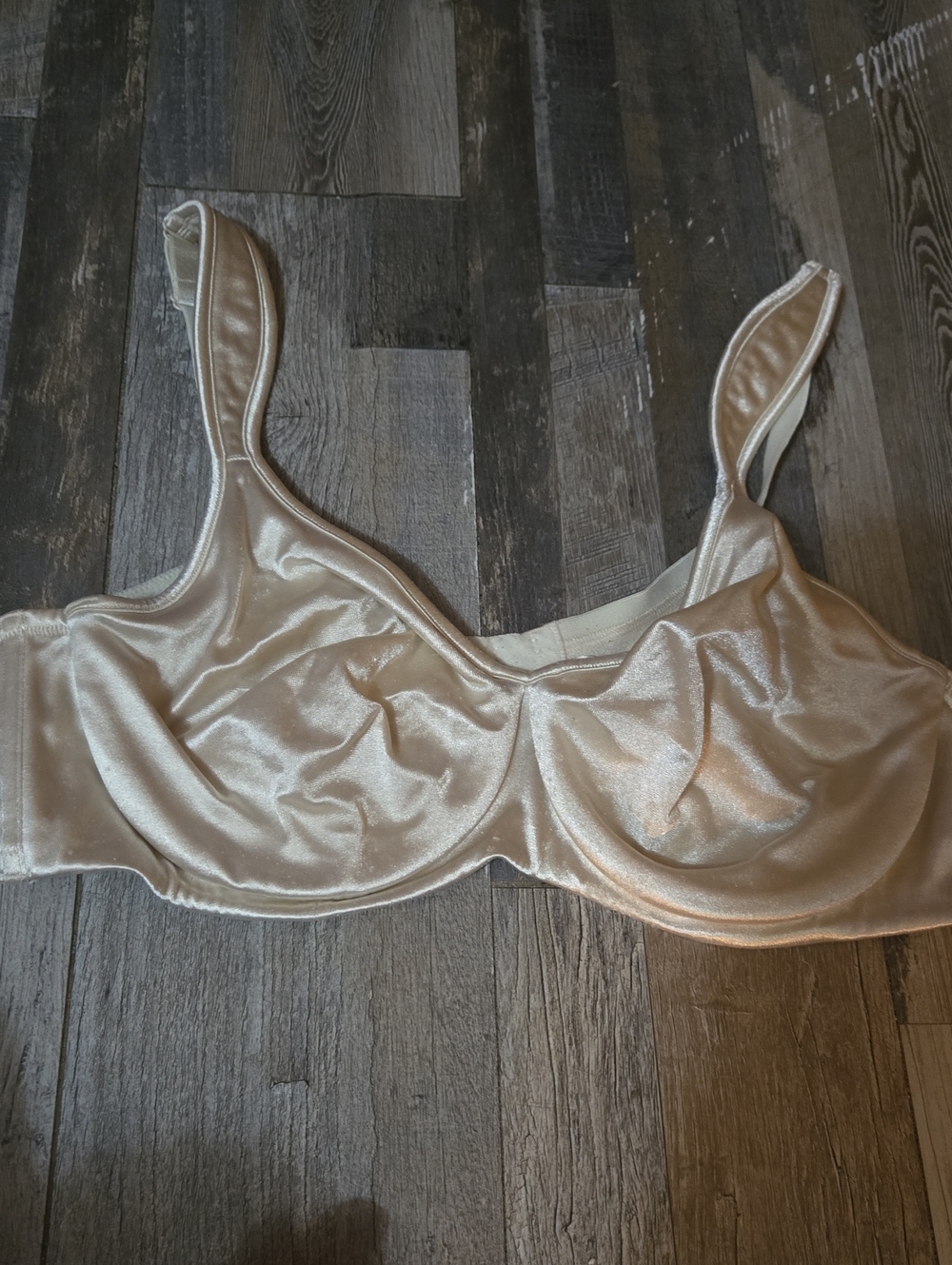 Cacique Size 42C Satin Underwire Bra in Champagne